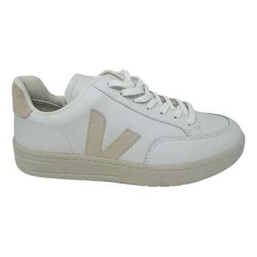 Veja V-12 leather low trainers