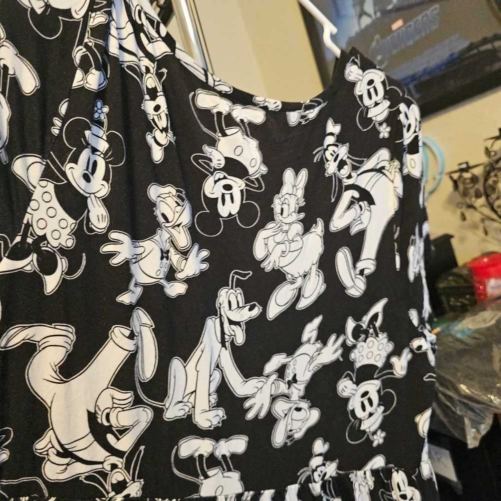 EUC Torrid Disney Mickey Mouse & Friends Midi Fit… - image 10