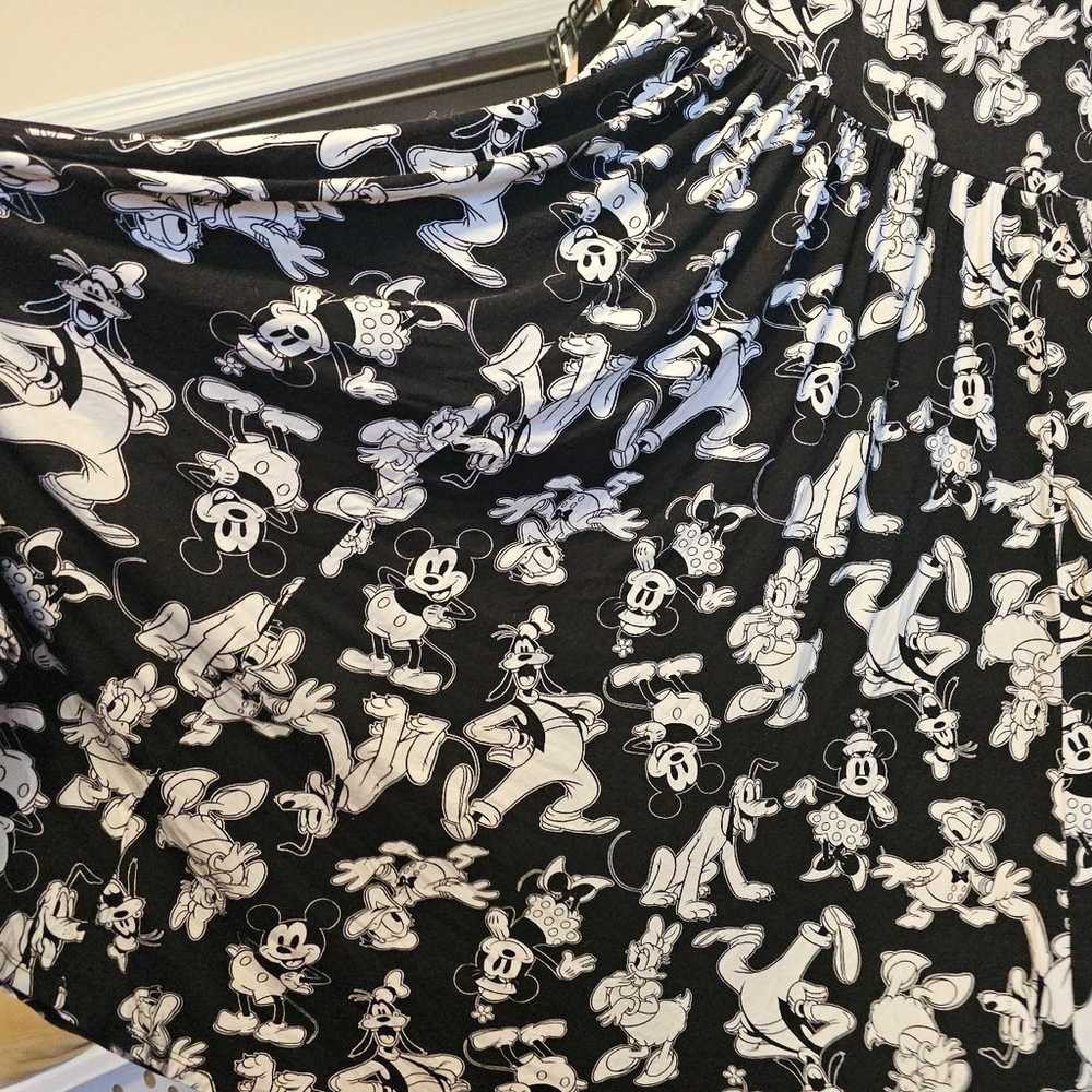 EUC Torrid Disney Mickey Mouse & Friends Midi Fit… - image 9