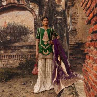 Women Pakistani outfit