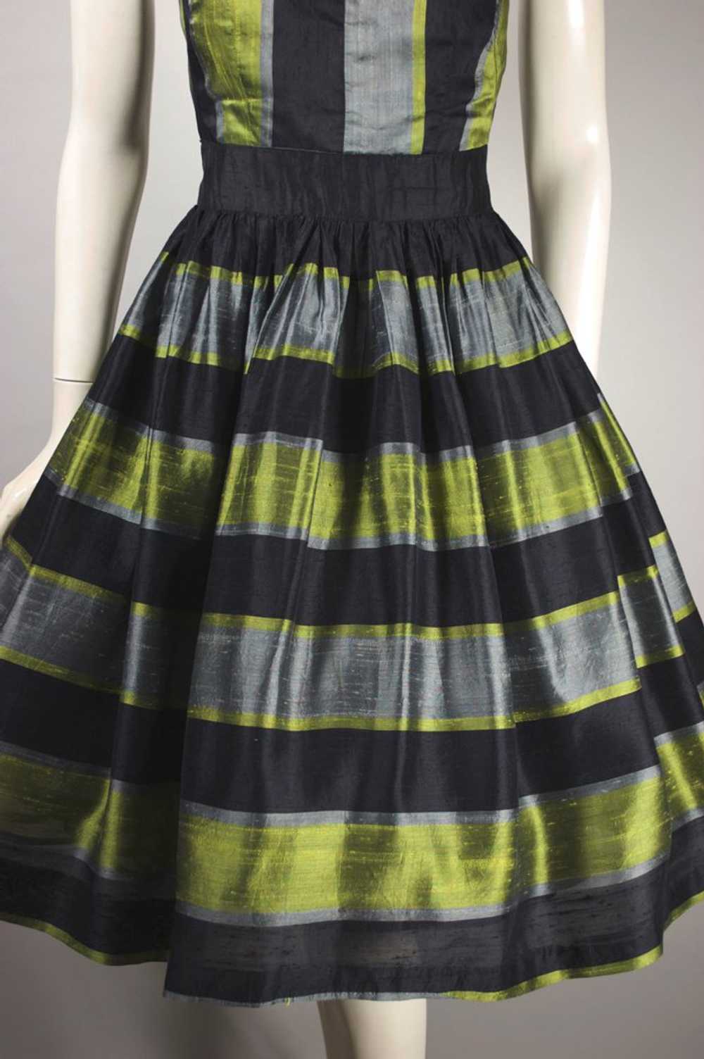 1950s halter cocktail dress full skirt striped bl… - image 3