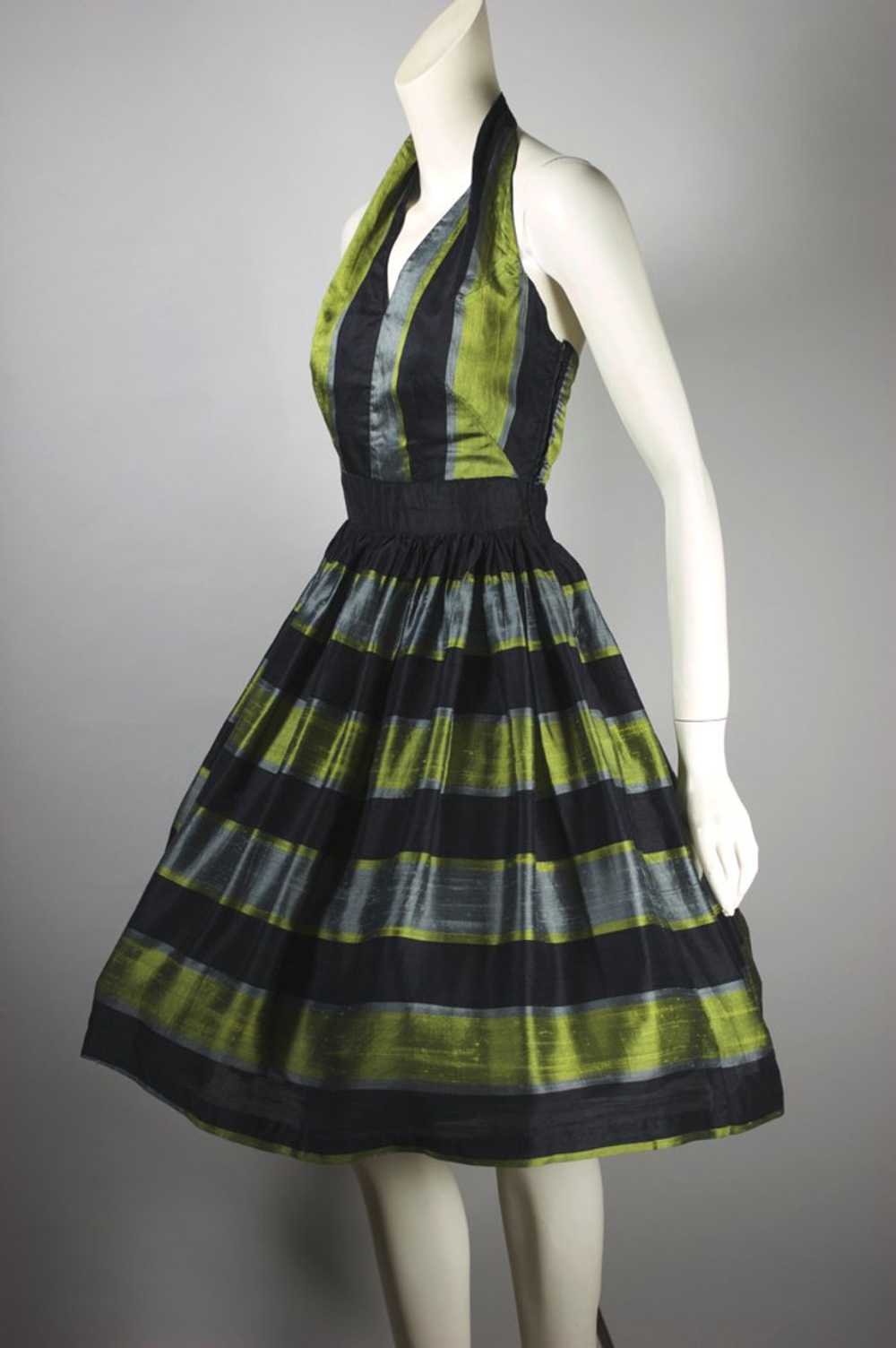 1950s halter cocktail dress full skirt striped bl… - image 4