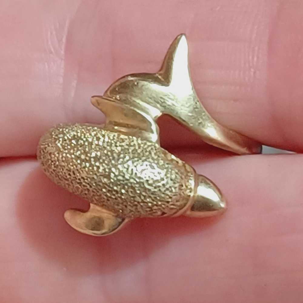 10kt 4.2 gram Vintage Dolphin Bypass Ring - image 2