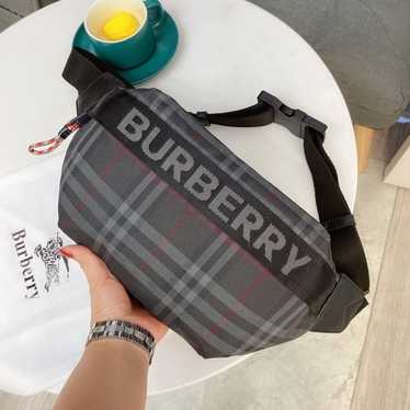 Burberry fanny pack