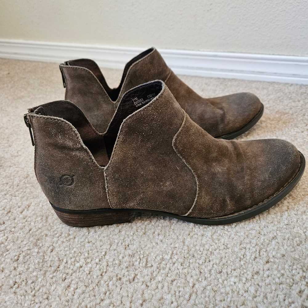 BORN 
D89955 
KERRI Taupe Distressed Ankle Boots … - image 2