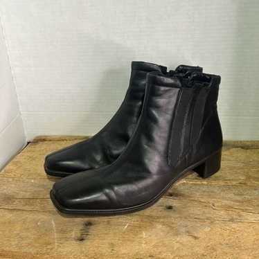 Ecco black leather Chelsea boots square toe bootie