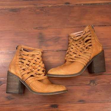 Free People Carrera woven leather ankle boots sz 3
