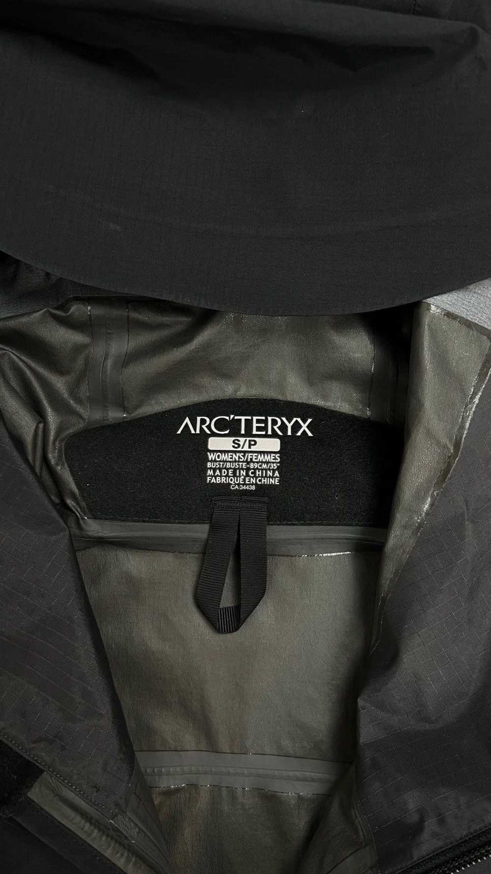 Arc'Teryx Arc’Teryx Black Gore-tex Jacket - image 9