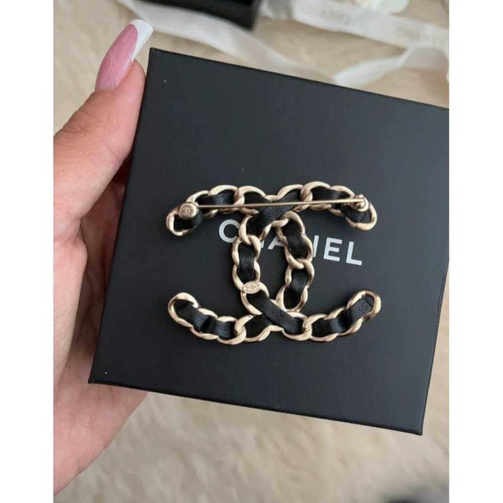 Chanel Cc leather pin & brooche - image 4