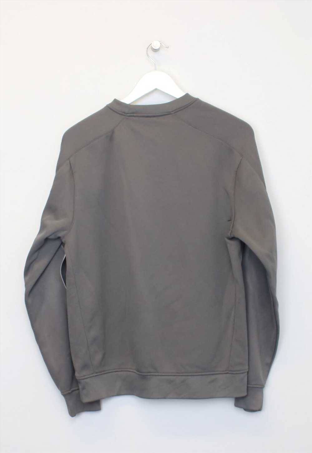 Vintage Adidas sports sweatshirt in grey. Best fi… - image 2