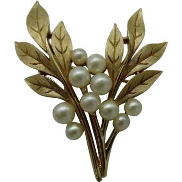 Trifari Leaves Brooch Faux Pearls Crown Mark Gold… - image 1