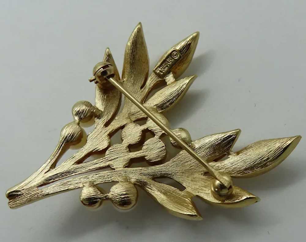 Trifari Leaves Brooch Faux Pearls Crown Mark Gold… - image 4