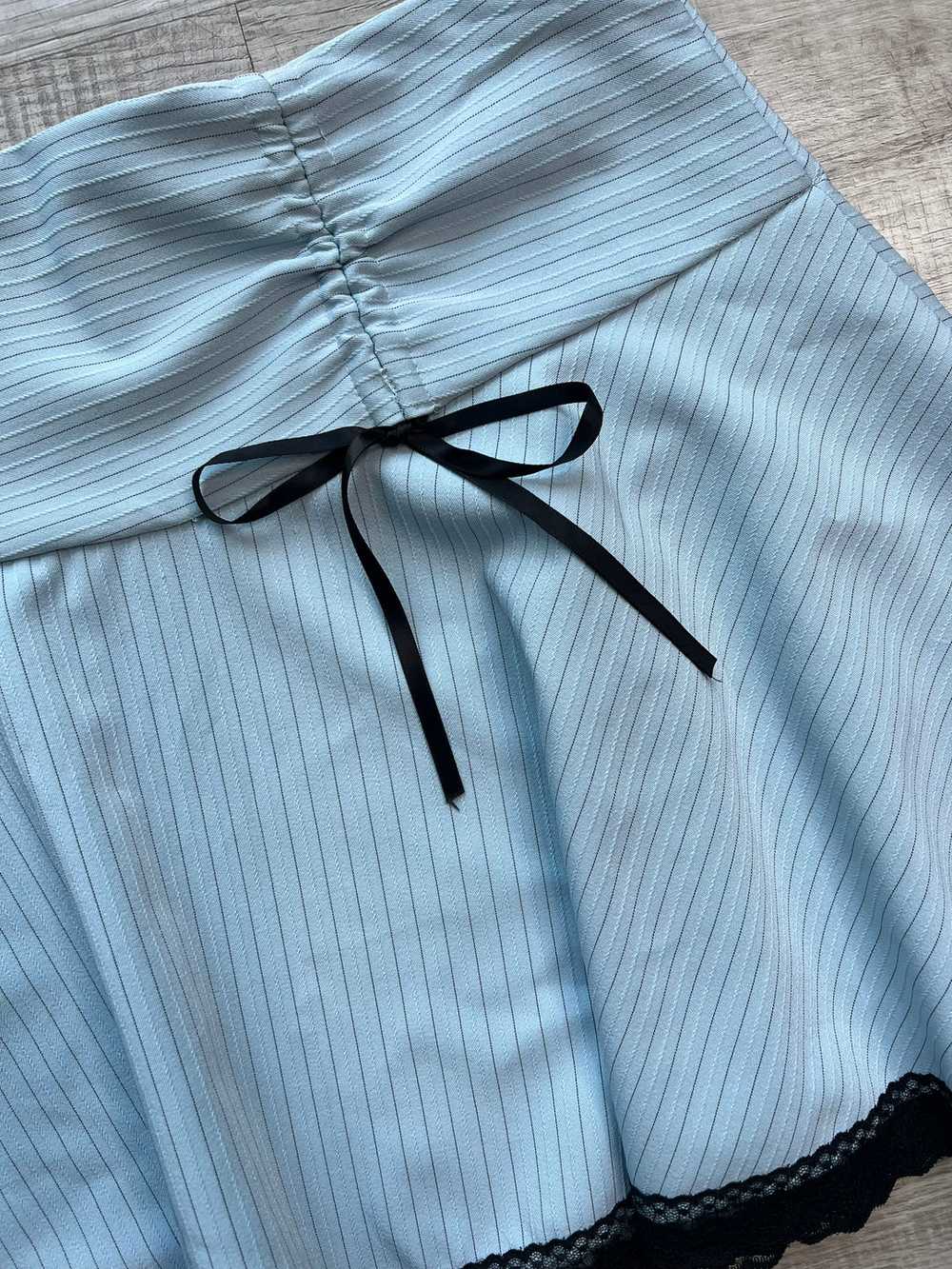 2000s Vintage Blue Pinstripe Mini Skirt - image 4