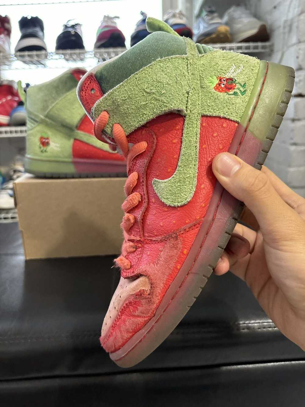 Nike Nike Dunk SB High “Strawberry Cough”2019 - image 1