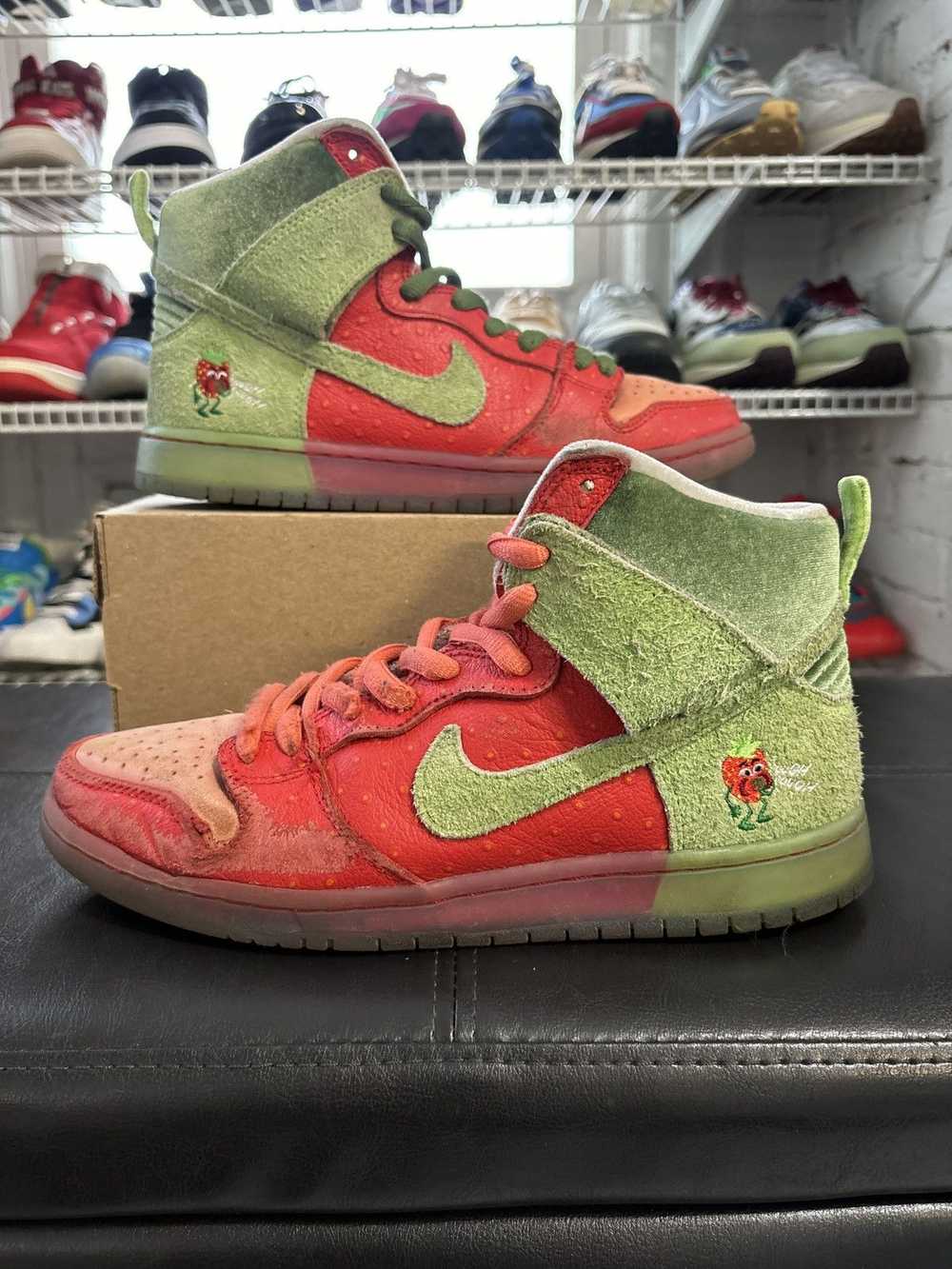 Nike Nike Dunk SB High “Strawberry Cough”2019 - image 2