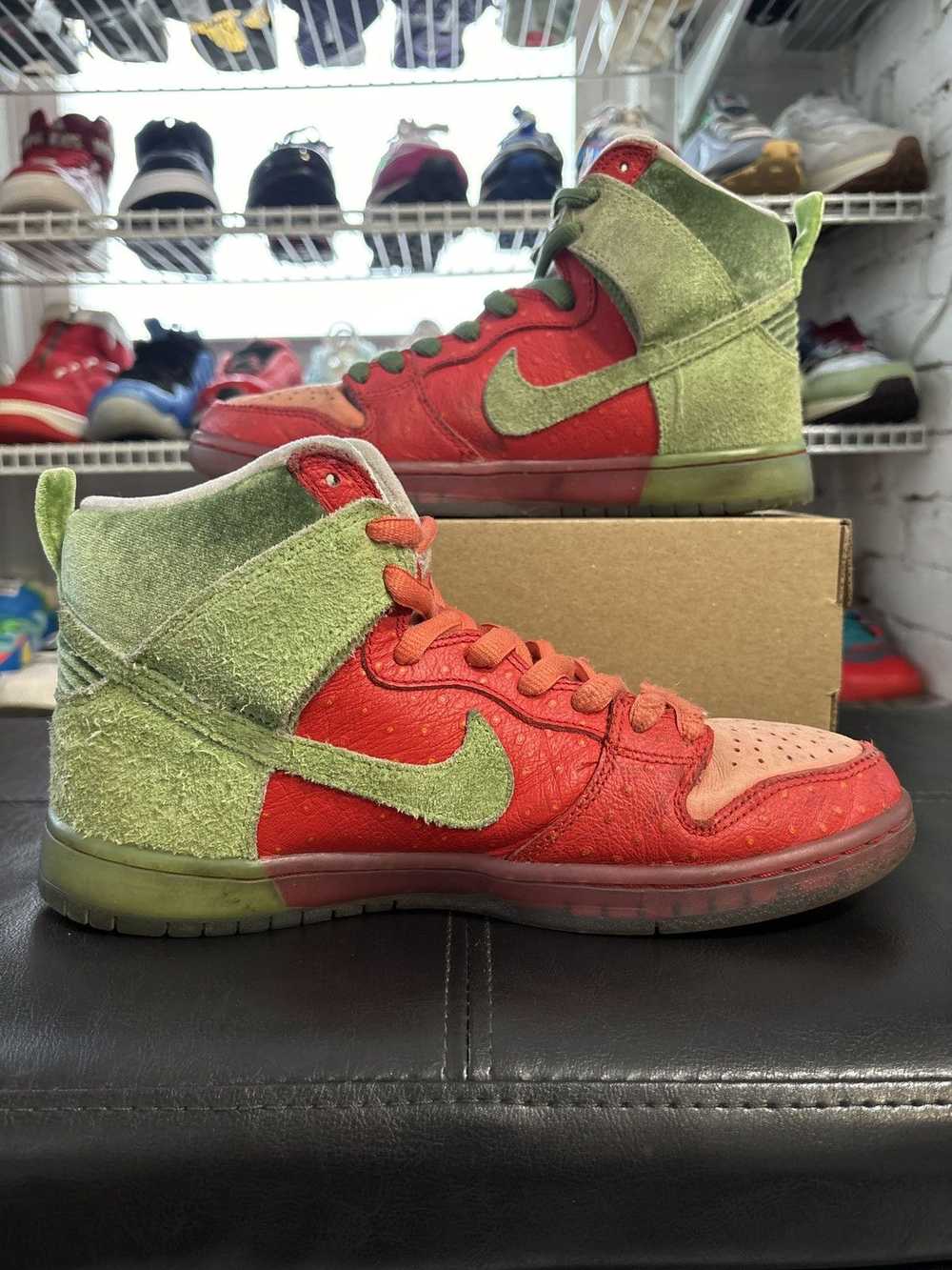 Nike Nike Dunk SB High “Strawberry Cough”2019 - image 3