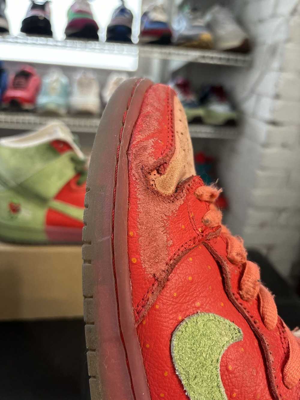 Nike Nike Dunk SB High “Strawberry Cough”2019 - image 5