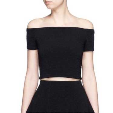 Alice + Olivia Gracelyn Off the shoulder Crop i