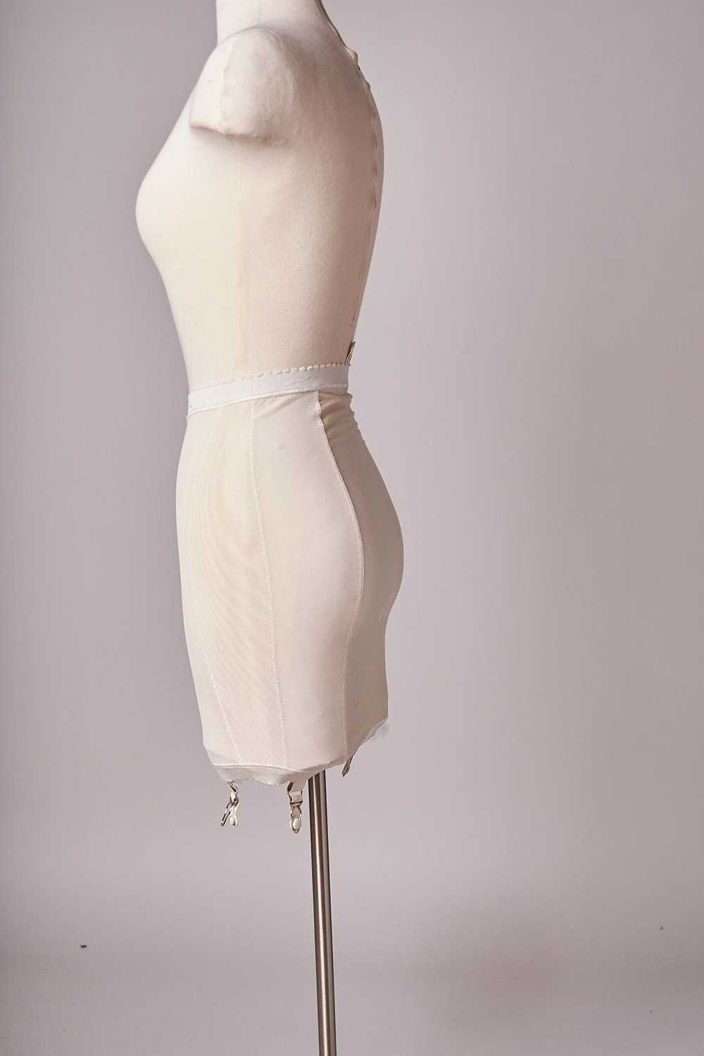 Vintage Vintage 1950s Girdle with Garter Clips - image 3