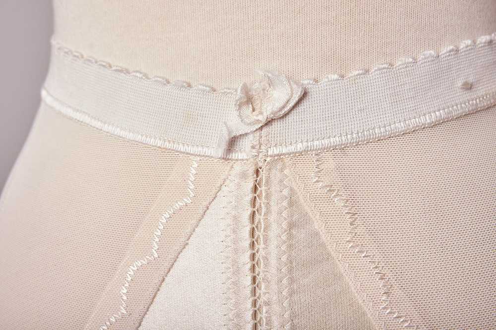 Vintage Vintage 1950s Girdle with Garter Clips - image 7