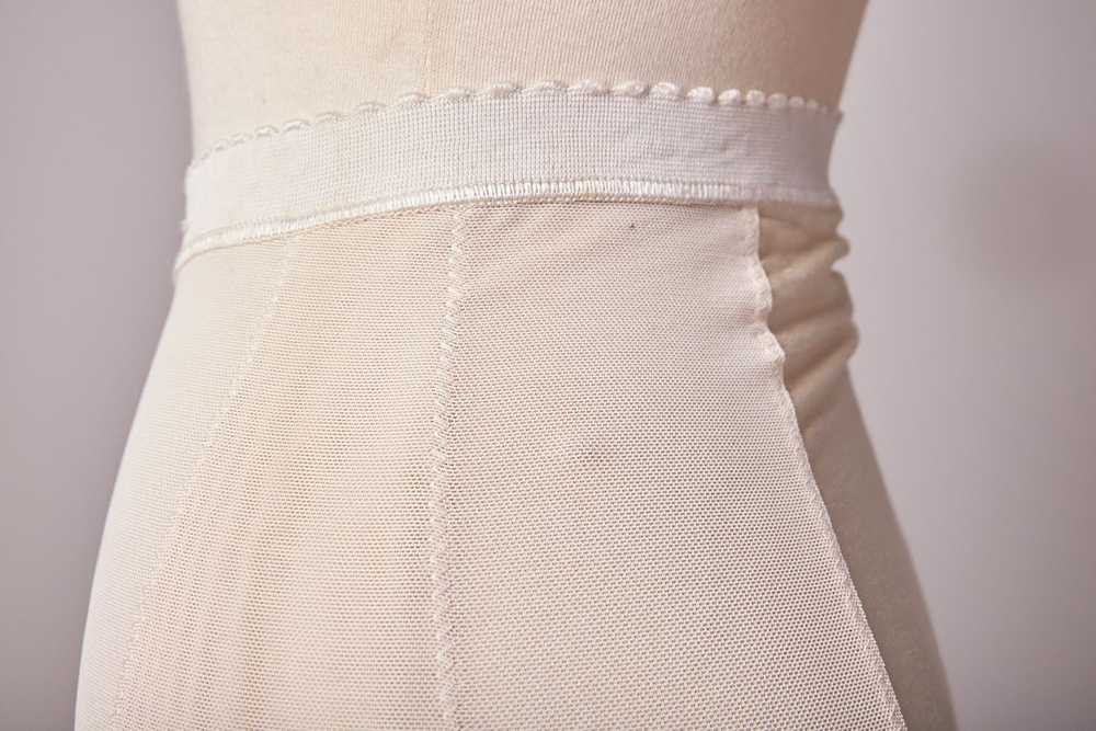 Vintage Vintage 1950s Girdle with Garter Clips - image 8