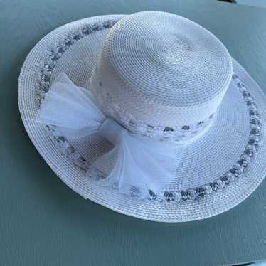 Vintage Liz Claiborne White Sun Hat