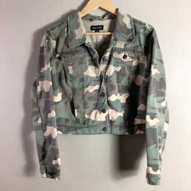 New Look Camo Camouflage Denim Crop Top Jacket arm