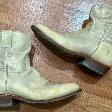 Frye Billy Short Western Boots Gray Cream Distress
