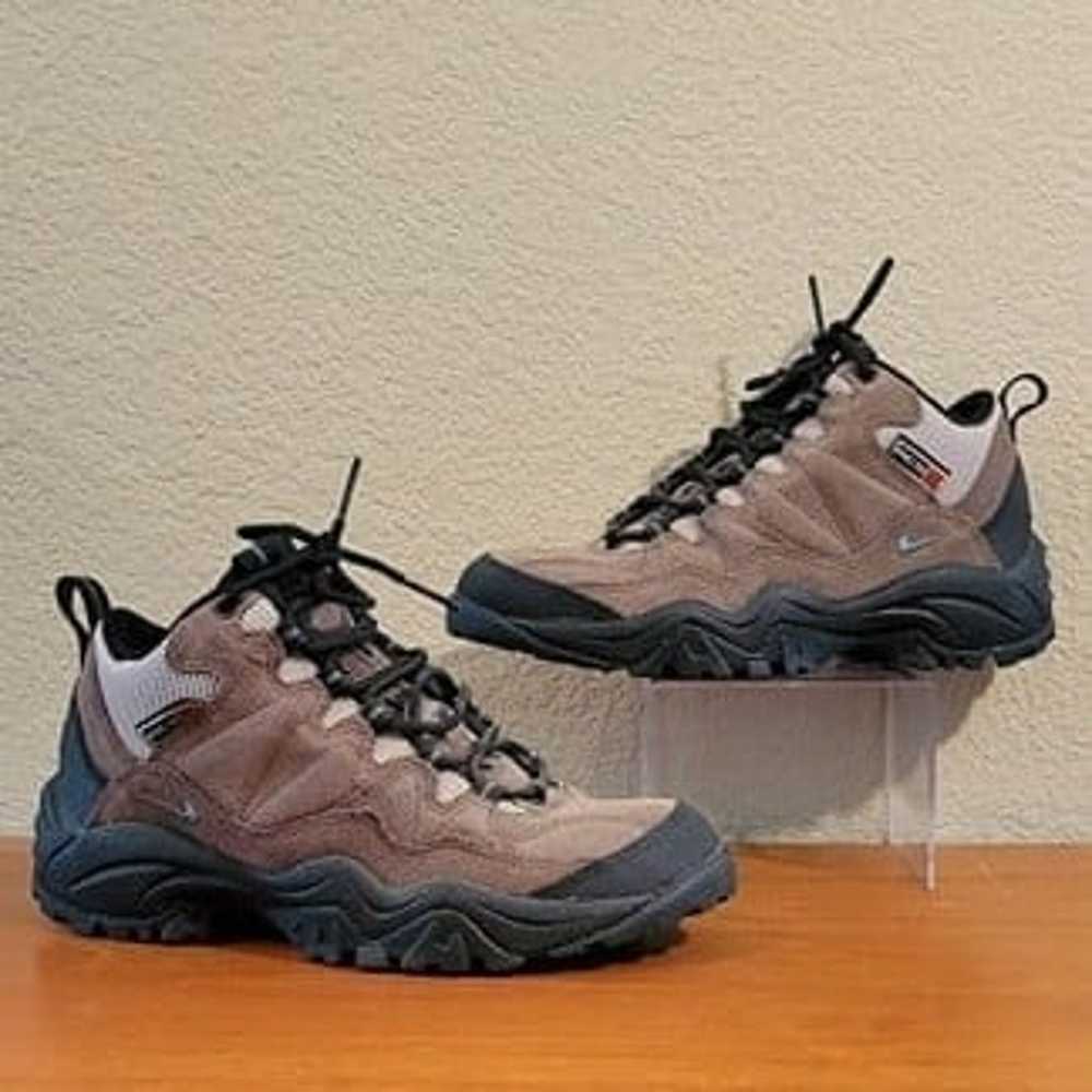 Women Vintage Nike ACG Hiking Boot Size 8.5 Like … - image 1