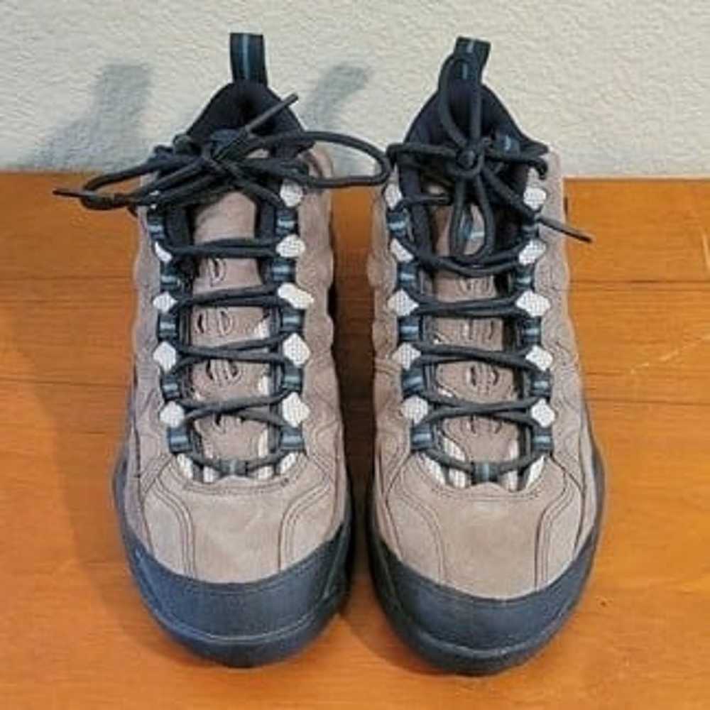 Women Vintage Nike ACG Hiking Boot Size 8.5 Like … - image 2