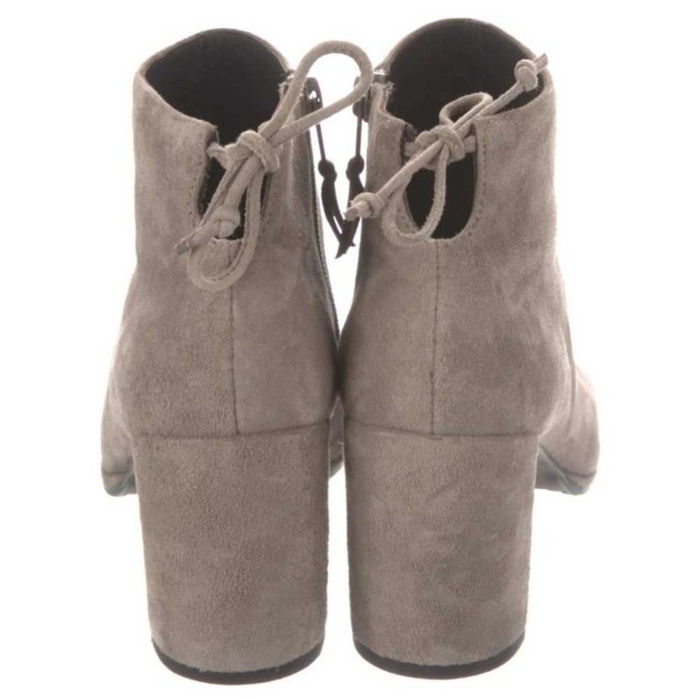 Stuart Weitzman women's ankle boots taupe size 7.5 - image 5
