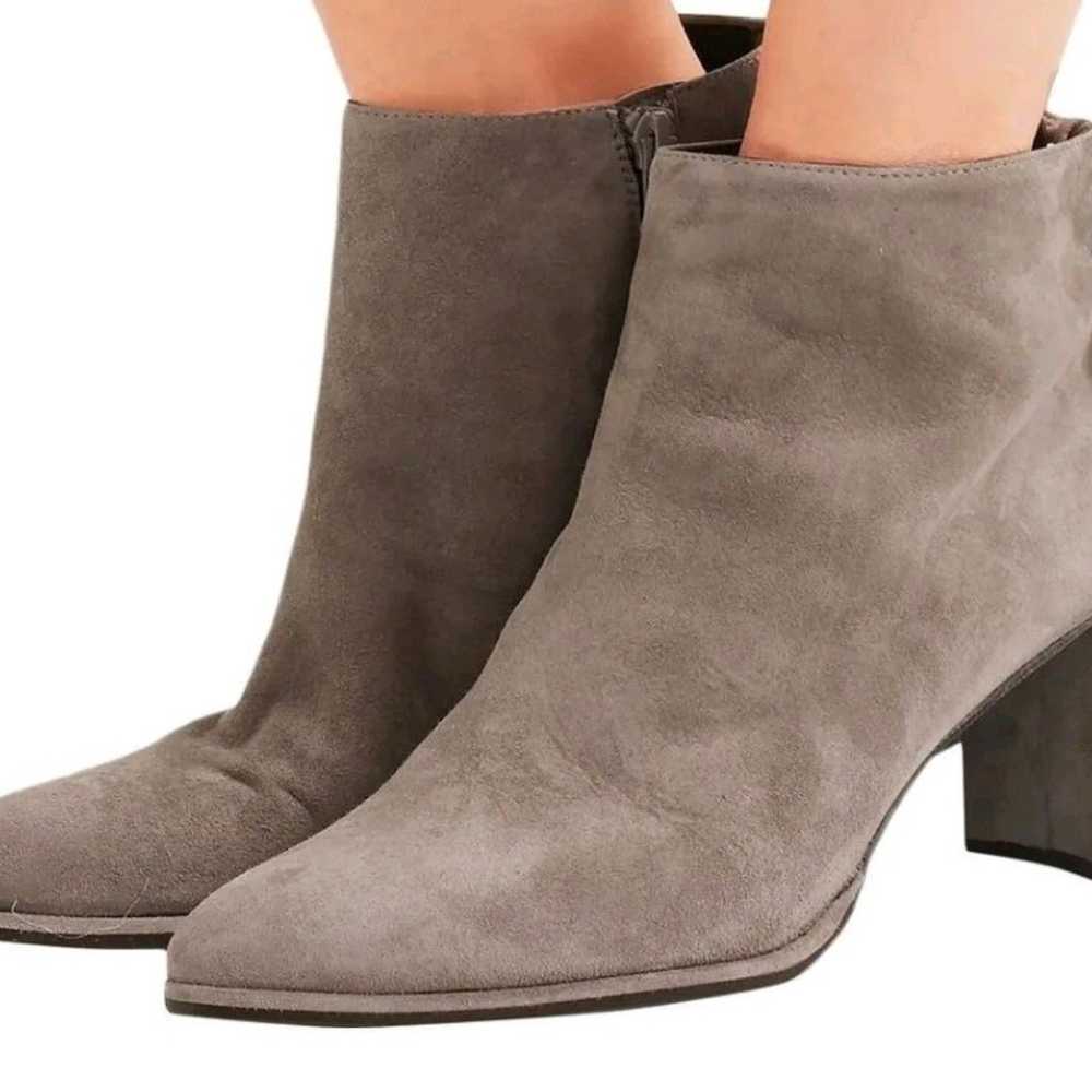Stuart Weitzman women's ankle boots taupe size 7.5 - image 6