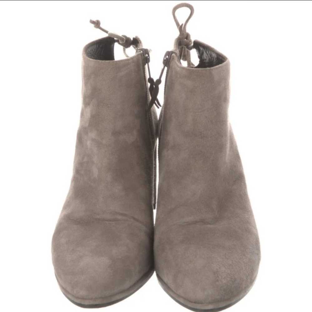 Stuart Weitzman women's ankle boots taupe size 7.5 - image 7