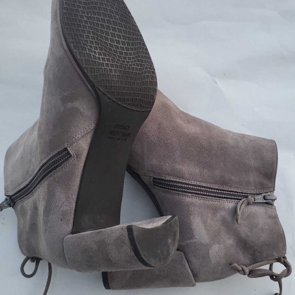 Stuart Weitzman women's ankle boots taupe size 7.5 - image 9