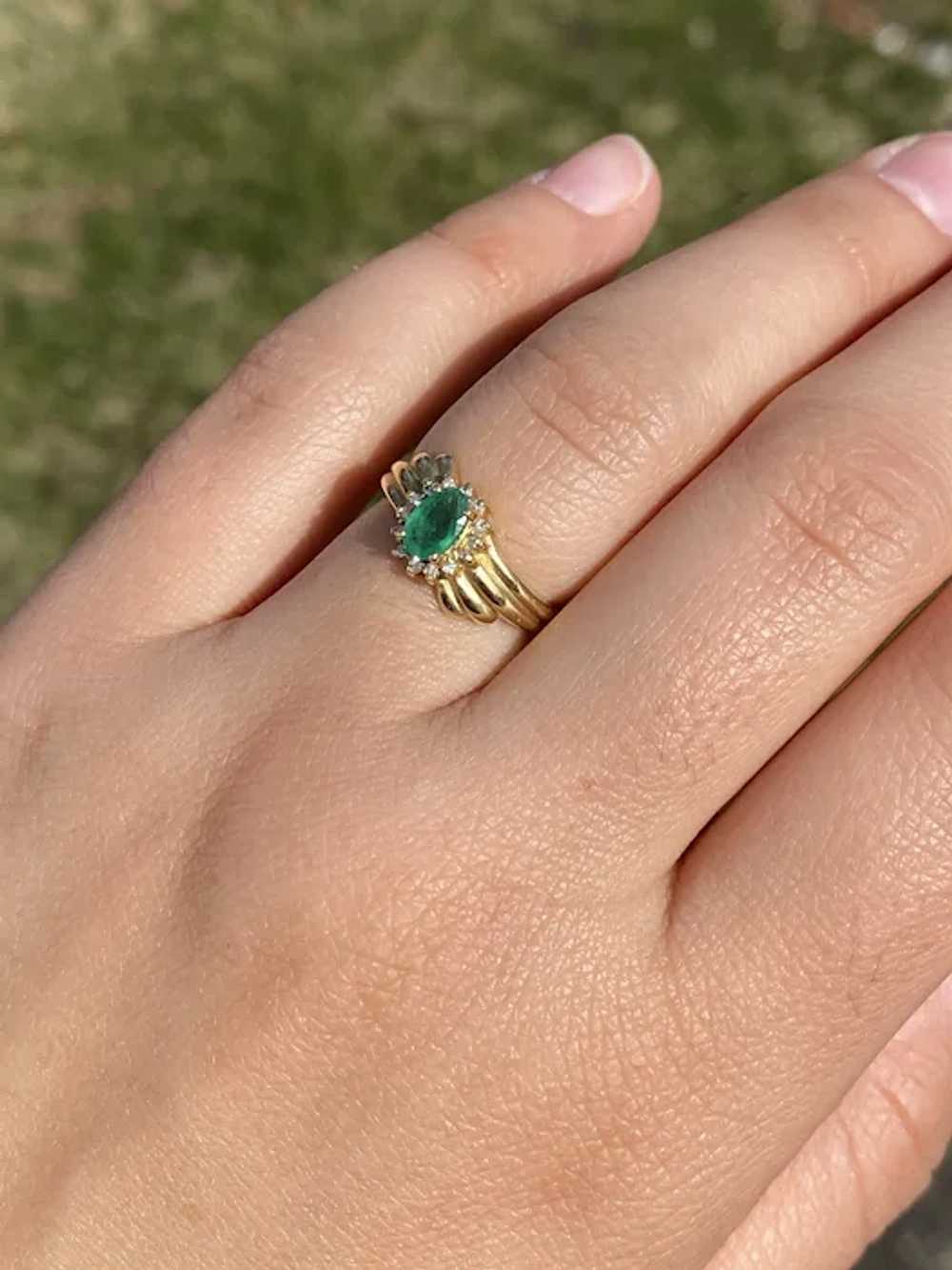 Vintage Natural Emerald Ring in Yellow Gold with … - image 8