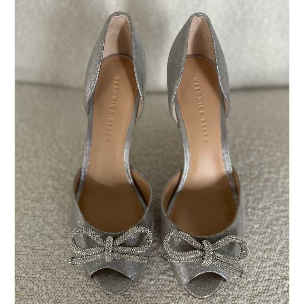 NEW Veronica Beard Gadot Bow Heels in Silver - image 4