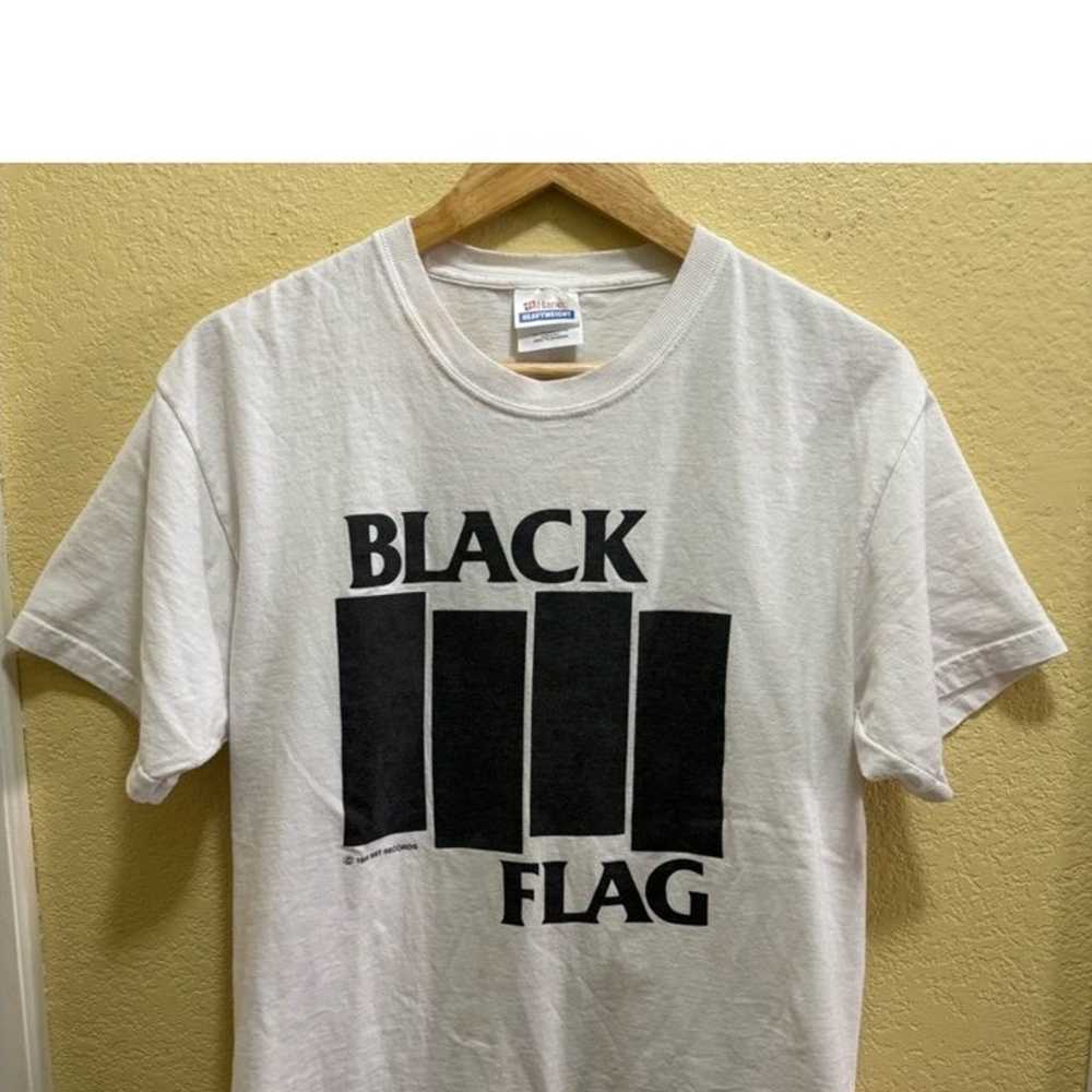 T-Shirt Black Flag Size Medium Hanes Tag - image 1