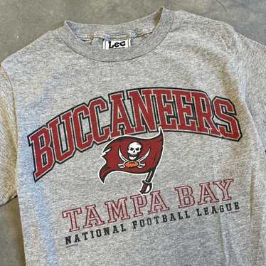 Vintage Tampa store Bay Buccaneers NFL Football TShirt Lee Sport Red Large 100% Cotton