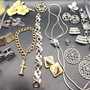 Vintage Sarah Coventry jewelry lot - image 1