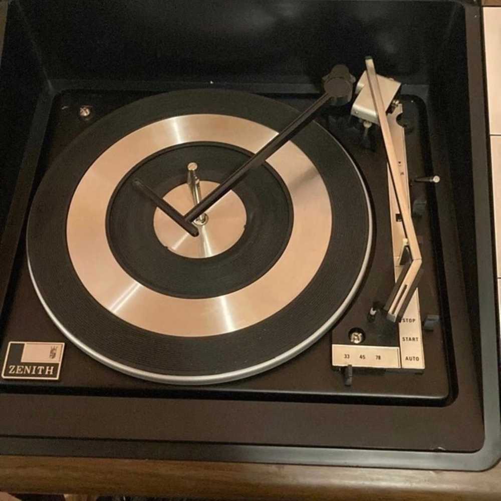 Vintage Zenith Allegro Wedge Record Player / 8 Tr… - image 3
