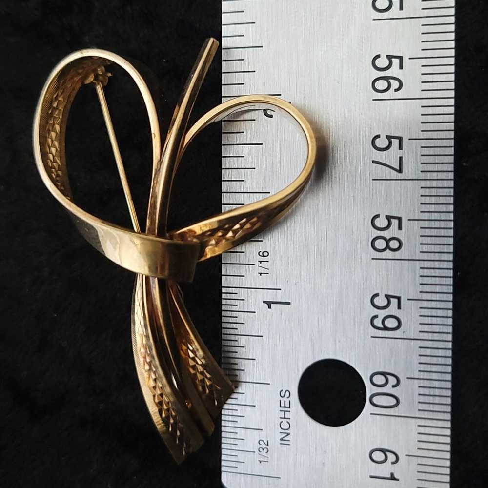 12k gold fill vintage Winard Textured ribbon broo… - image 3