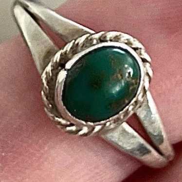 Vintage Turquoise dainty sterling silver ring