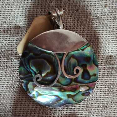 Vintage Unique Sterling Silver Round Abalone Penda