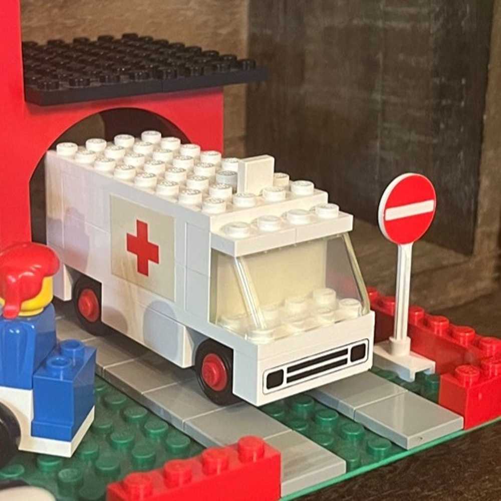 LEGO Legoland Hospital 555 - 98% Complete PLEASE … - image 5
