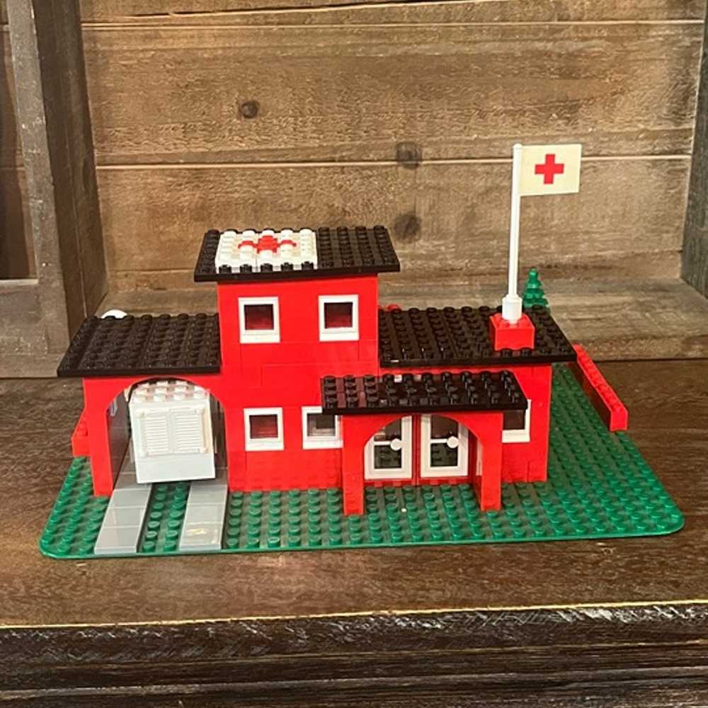 LEGO Legoland Hospital 555 - 98% Complete PLEASE … - image 8