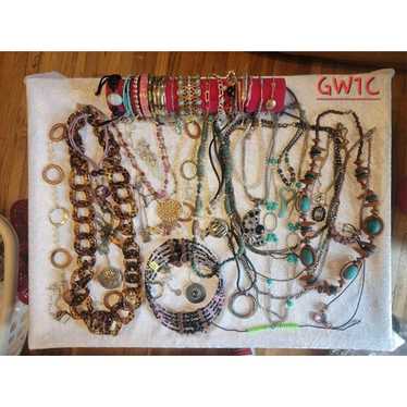 Large Lot Of 2lbs 11oz Wearable Costume Jewelry / 