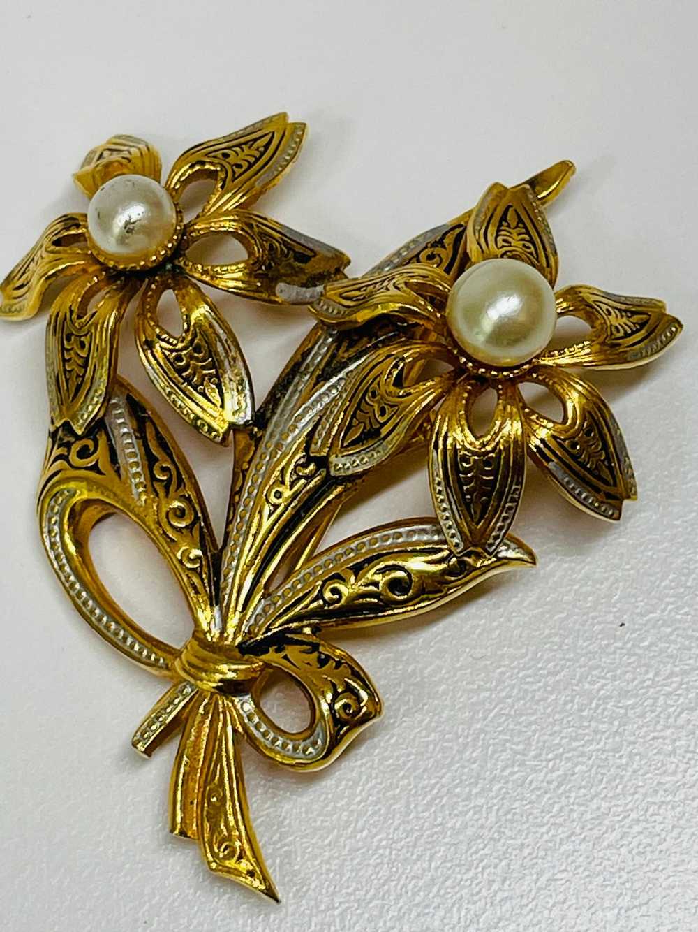 Damascene Double Flower Pearls Brooch - image 2