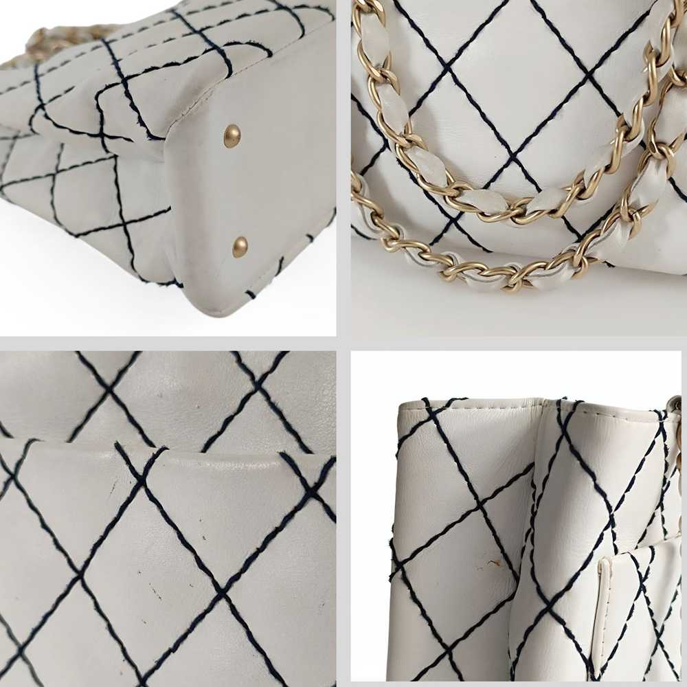 Chanel Chanel quilted Shopper shoulder bag in whi… - image 5