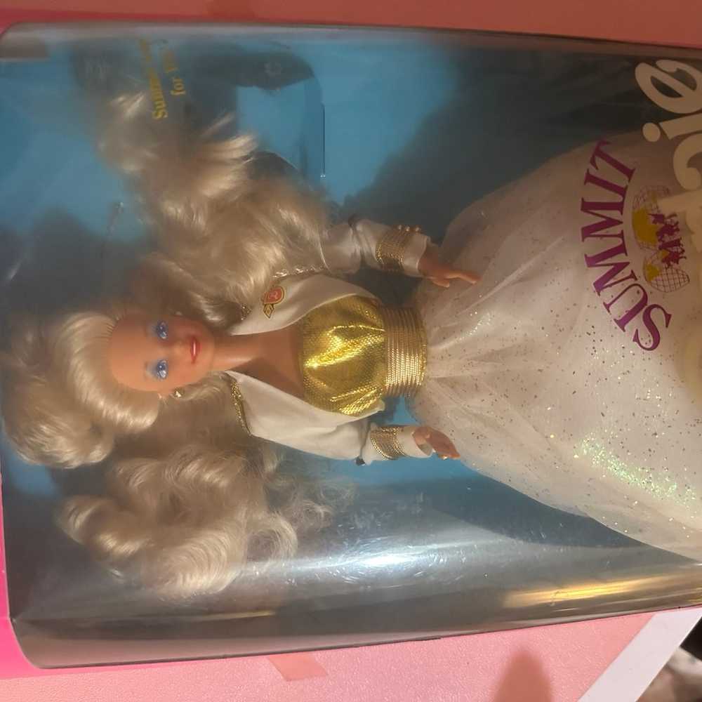1991 Vintage Summit Barbie Gold and White Mattel … - image 3