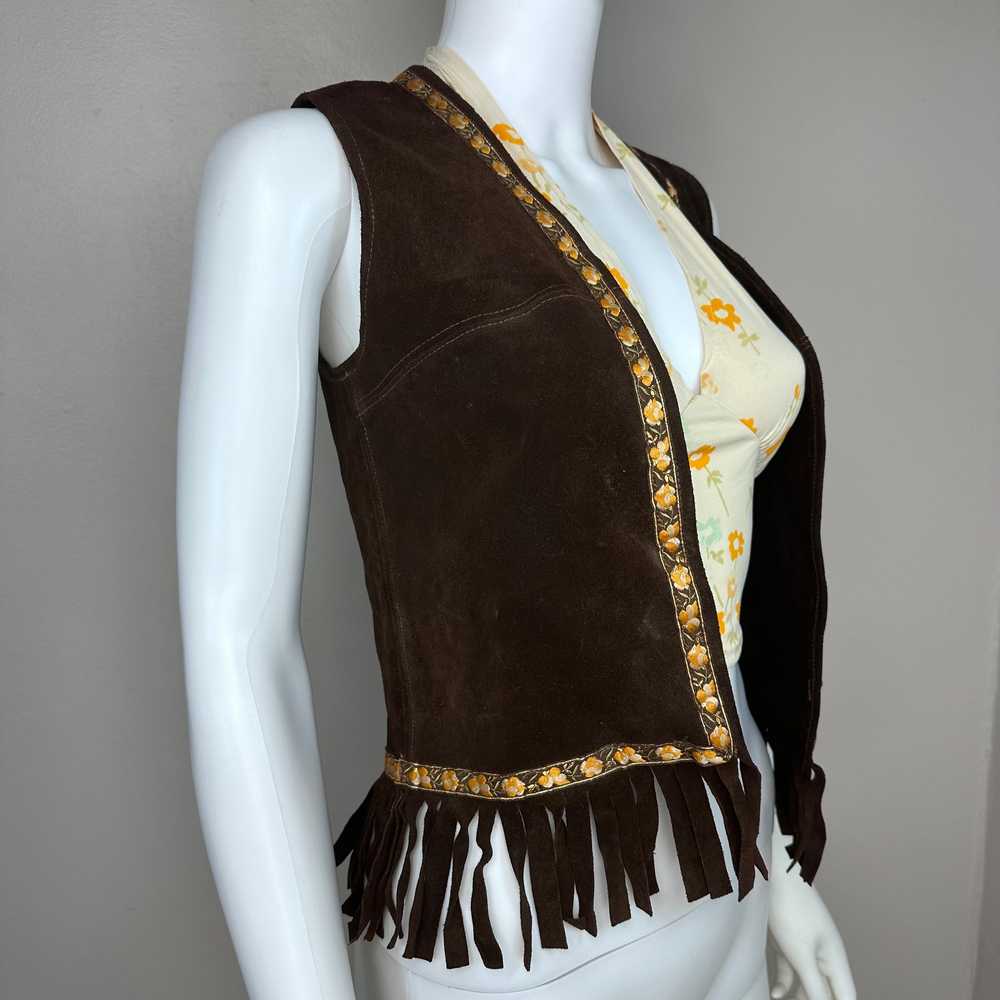 1960s Brown Leather Fringe Vest, Floral Trim, Jor… - image 3